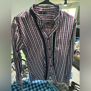 Like New button up dress shirt. Size Medium. Men’s